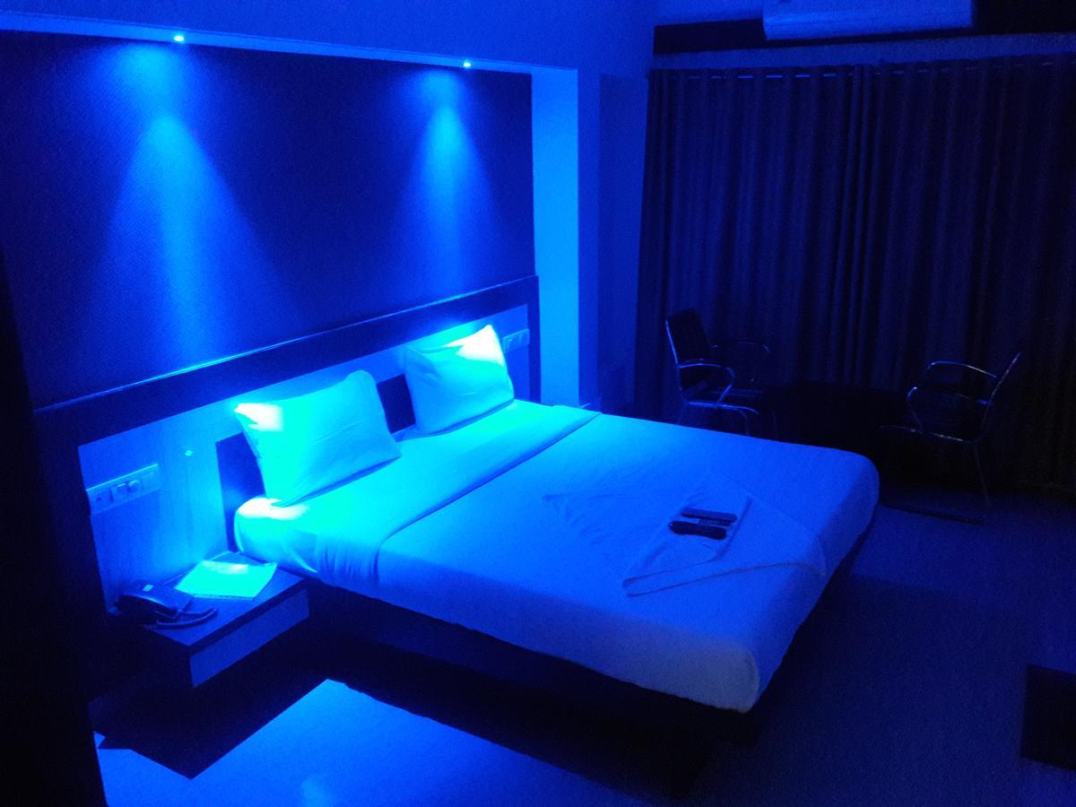 โรงแรมไนเวทยา ออรังกาบัด ภายนอก รูปภาพ